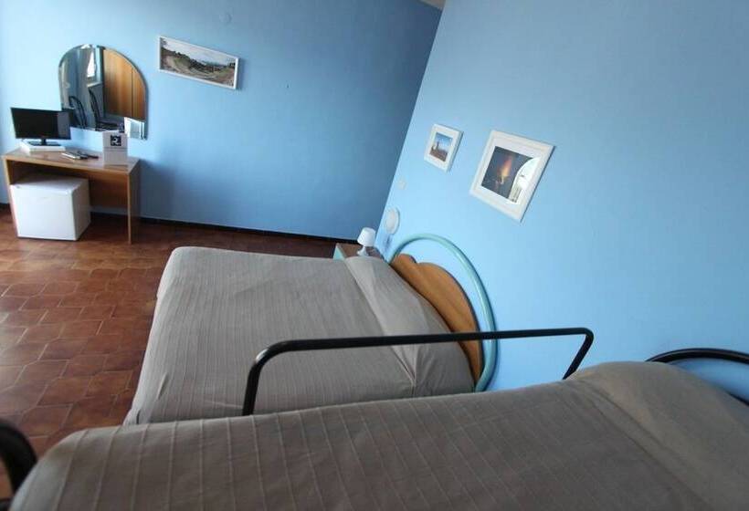 اتاق استاندارد چهار تخته, Ristorante La Scogliera   Nuova Gestione