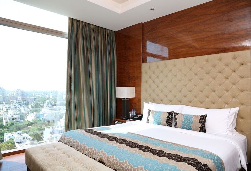 اتاق کلاب, Taj City Centre  Gurugram