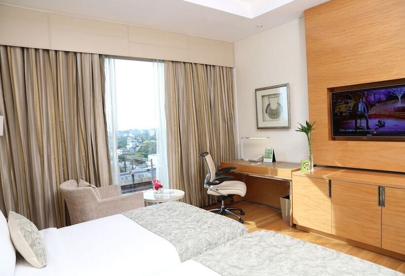 اتاق لوکس, Taj City Centre  Gurugram