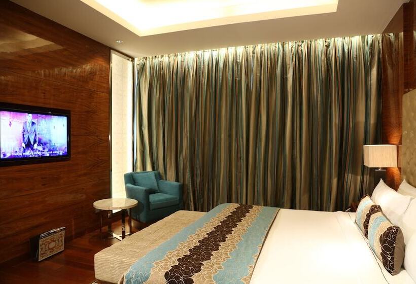 اتاق لوکس, Taj City Centre  Gurugram