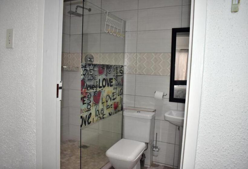 اتاق استاندارد با چشم‌انداز باغ, Iceberg Venue, Guest Lodge & Events Place