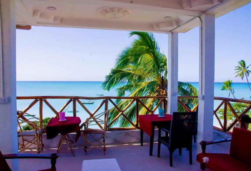 Номер Стандарт Трехместный, Room In Bb   Room Ally At The Beach For 2 3 Guests
