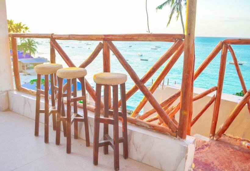 Номер Стандарт Трехместный, Room In Bb   Room Ally At The Beach For 2 3 Guests