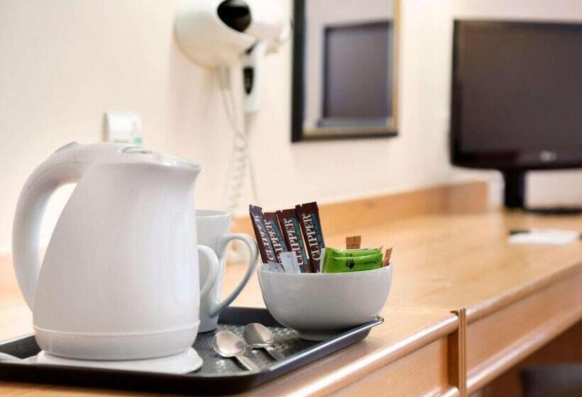 اتاق استاندارد برای معلولان, Days Inn Chesterfield   Tibshelf