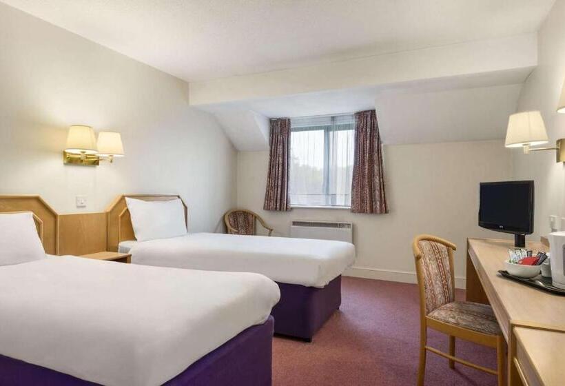 اتاق استاندارد, Days Inn Chesterfield   Tibshelf