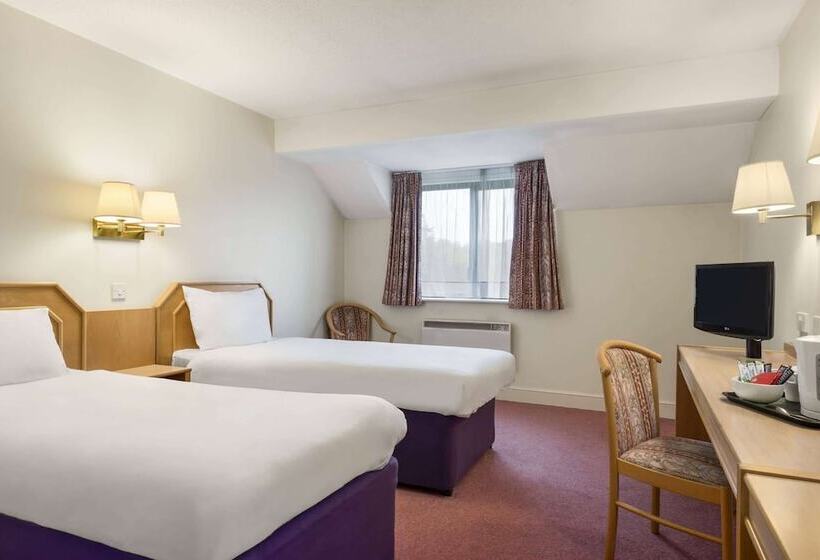 اتاق استاندارد, Days Inn Chesterfield   Tibshelf