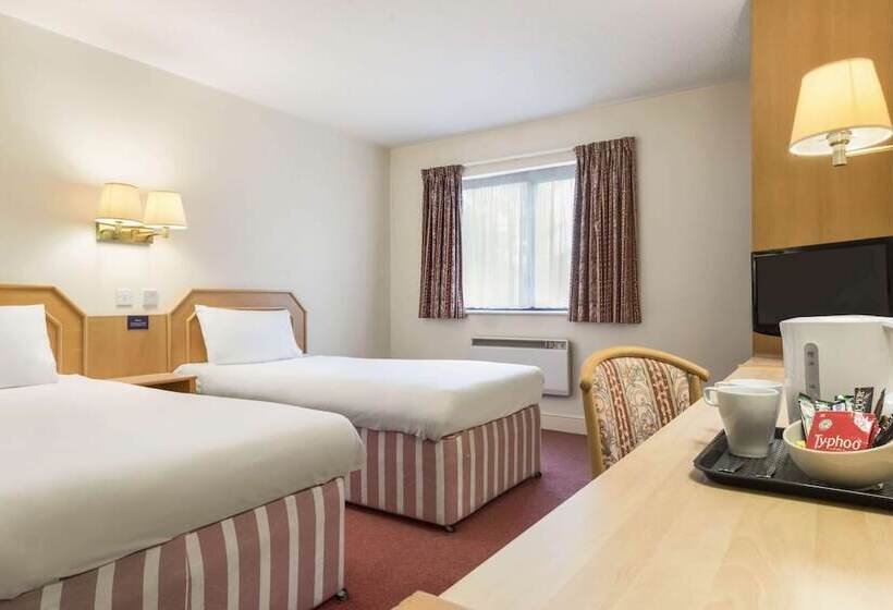 اتاق استاندارد برای معلولان, Days Inn Chesterfield   Tibshelf