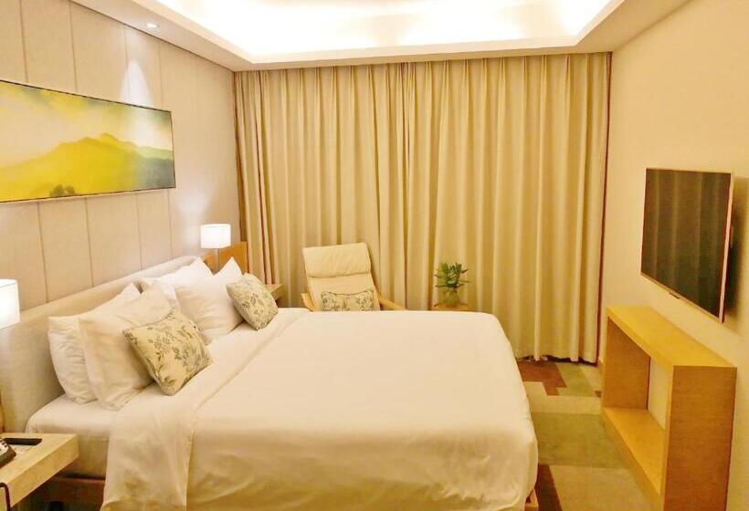 Люкс Вид на Сад, H Hotel Riverside