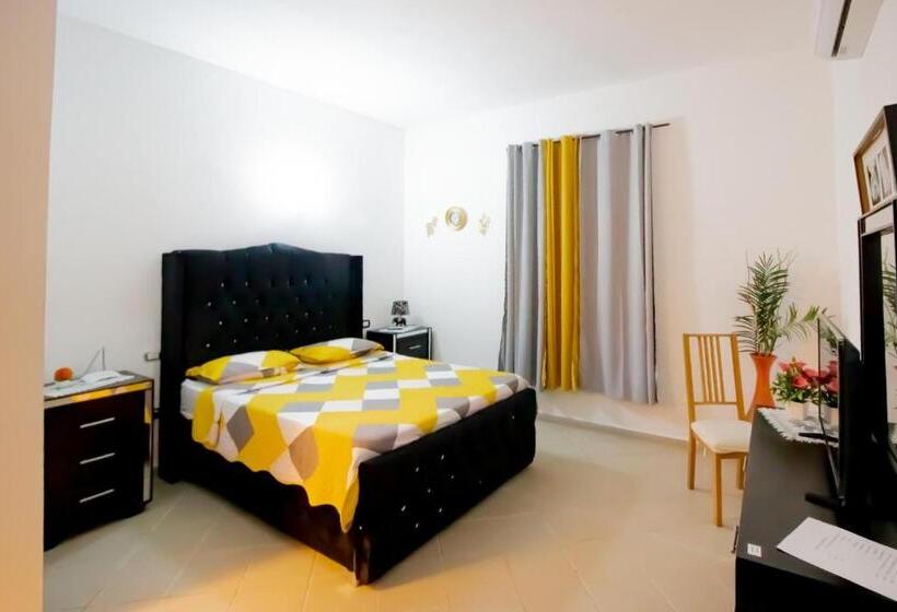 Escritório Estándar, Villa Capri