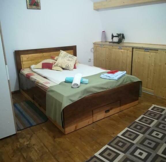آپارتمان 2 خوابه, Casa Crisandri Busteni