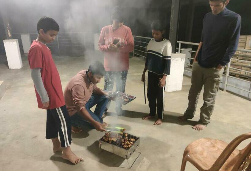 اتاق لوکس یک تخته, Singing Hills