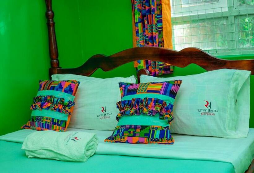 اتاق اکونومی, Richy Hotels And Safaris