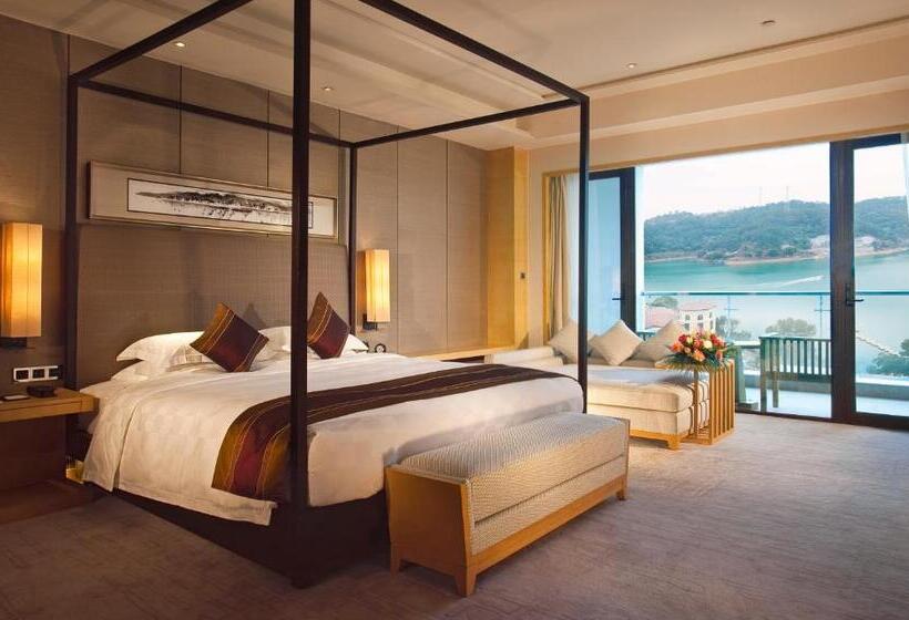 Люкс Повышенной Комфортности, Mels Weldon Evergreen Lake Hotel Heyuan