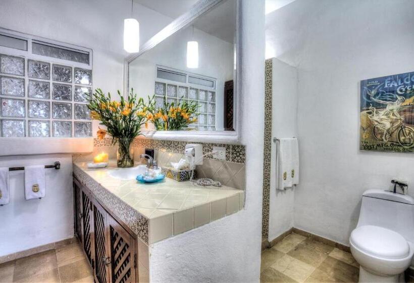 3 Bedroom Suite, Vallarta Shores Beach