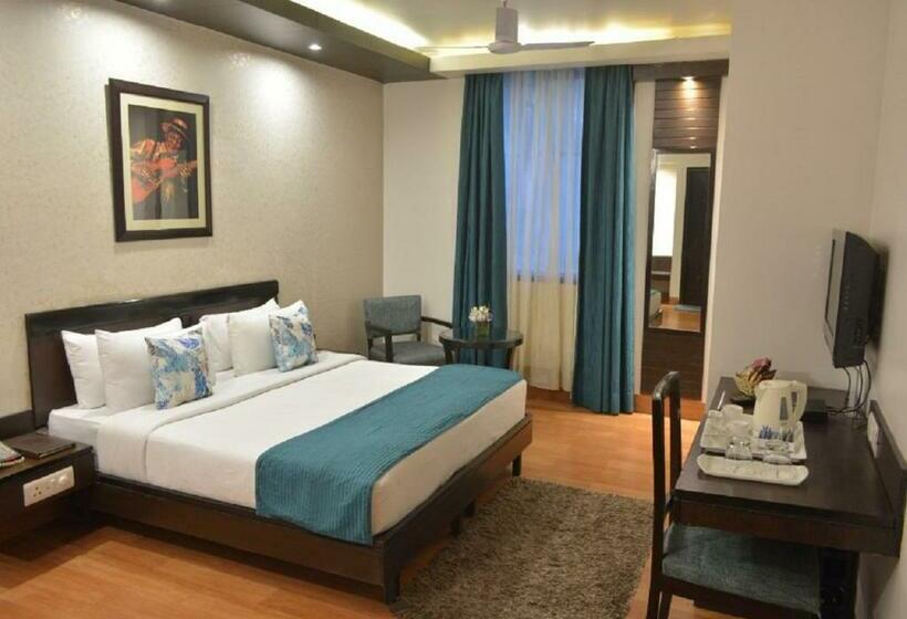 اتاق لوکس, Rockland Panchsheel Enclave