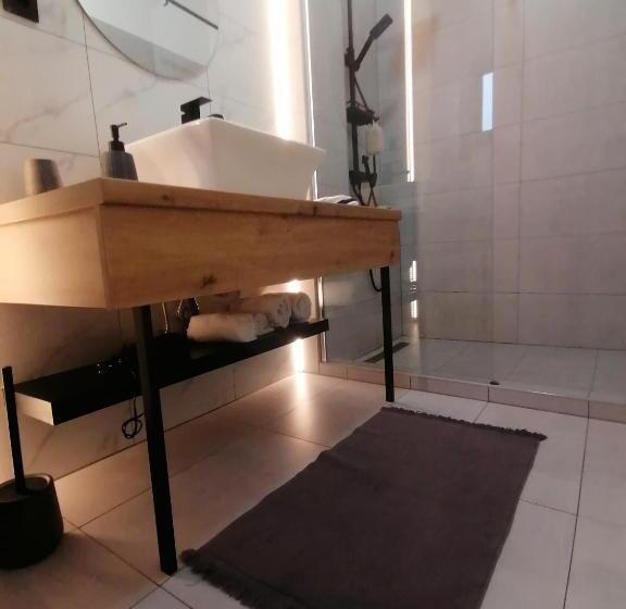 اتاق خانوادگی, Cozy Rooms Toplita