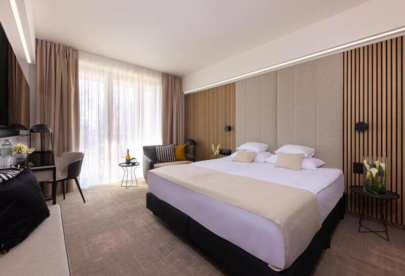 اتاق سوپریور برای معلولان, Lua Resort   Adults Only