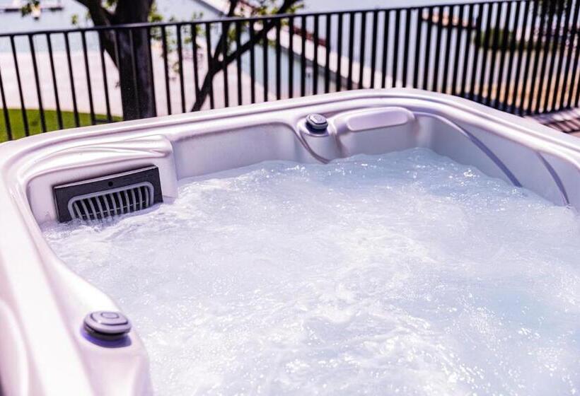 سوییت پرستیژ, Lua Resort   Adults Only