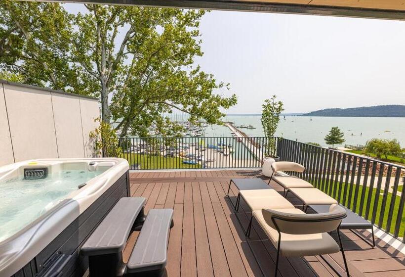 سوییت پرستیژ, Lua Resort   Adults Only