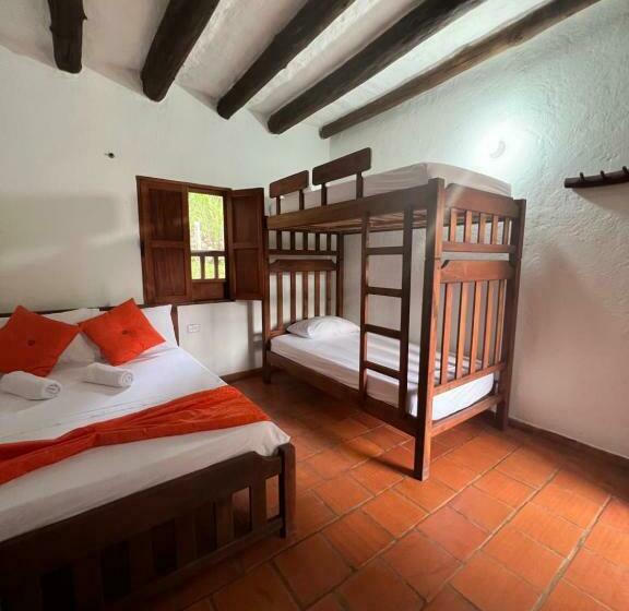 Четырехместный Номер Стандарт, Hostal Villa San Rafael