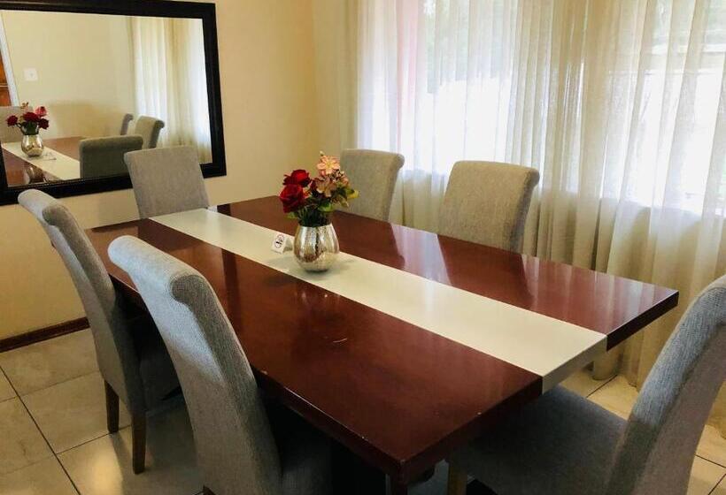 اتاق استاندارد, Bluebanana Lodge