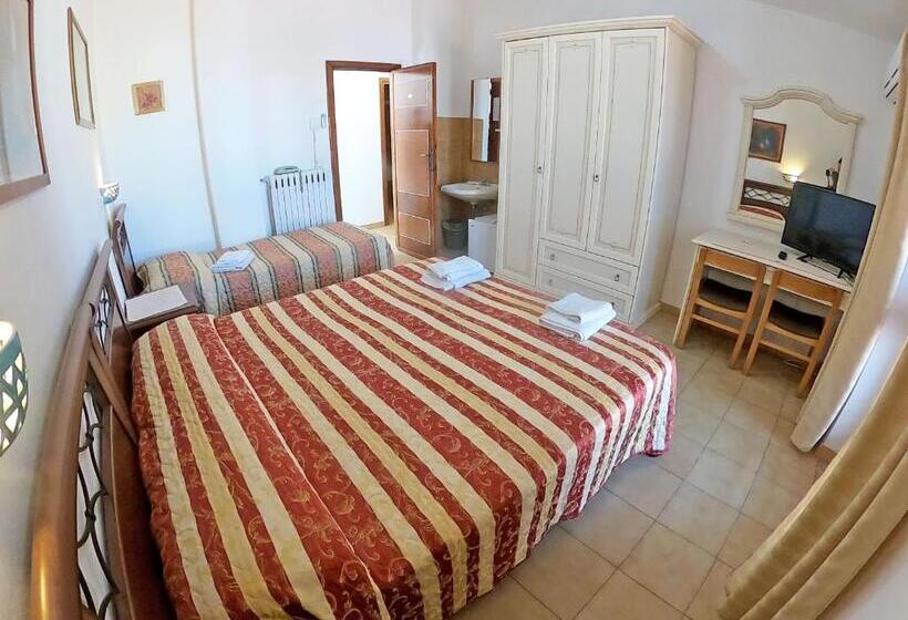 Standard room with outdoor bath, Gallura