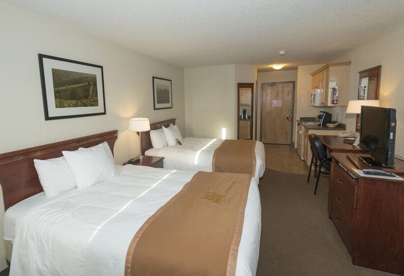 Номер Deluxe, Lakeview Inns & Suites  Fort Nelson