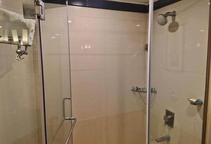 Quarto Estandar, The Plaza