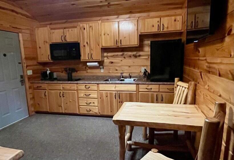 패밀리 스위트, Badlands Frontier Cabins