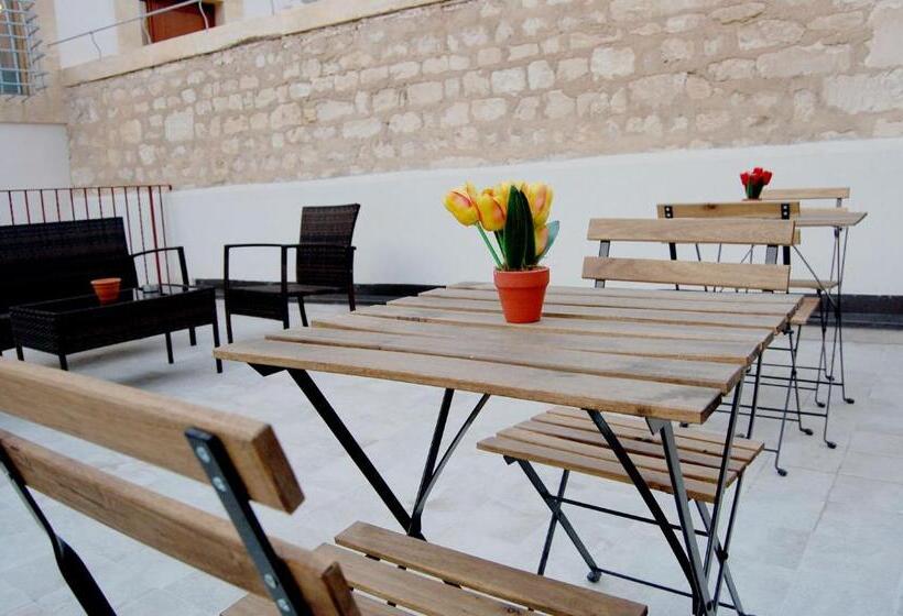 اتاق خانوادگی, B&b Mormina