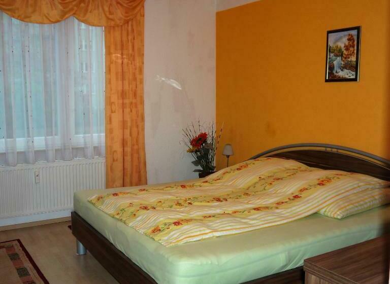 חדר דלוקס יחיד, Messe Zimmer In Geteilter Wohnung