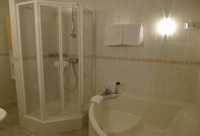 استودیوی استاندارد, Albergo Giardino