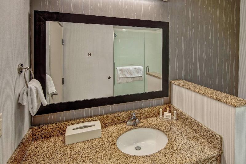 스탠다드 룸 킹사이즈 침대, Courtyard By Marriott Troy