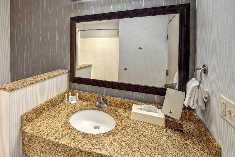 스탠다드 스튜디오 킹침대, Courtyard By Marriott Troy