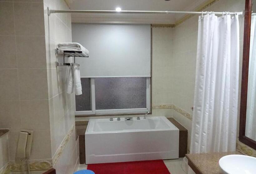 اتاق لوکس, Mayfair Spa Resort & Casino