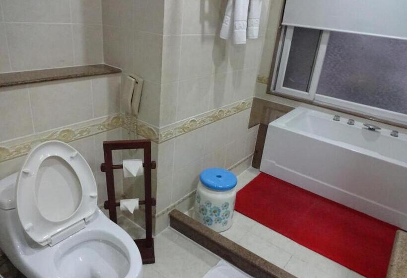 اتاق لوکس, Mayfair Spa Resort & Casino