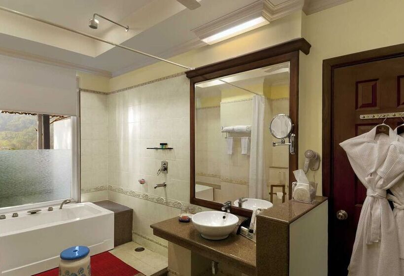 اتاق لوکس, Mayfair Spa Resort & Casino