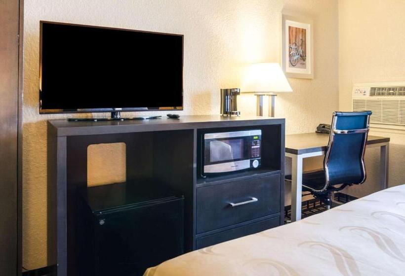 Номер Стандарт, Quality Inn