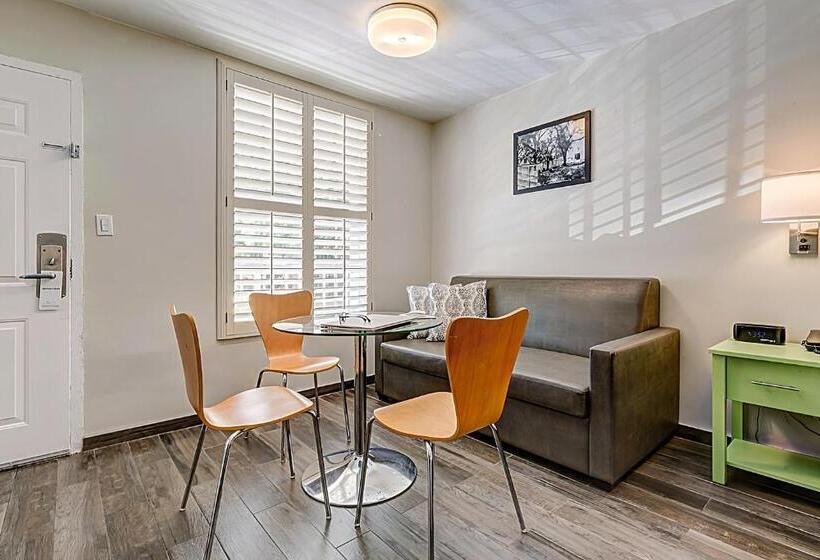 Номер Стандарт, Seven Hills Suites