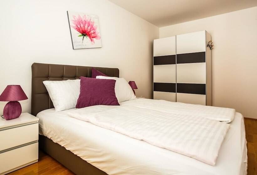 آپارتمان 2 خوابه با چشم‌انداز دریا, Mare & Mons Deluxe Apartments