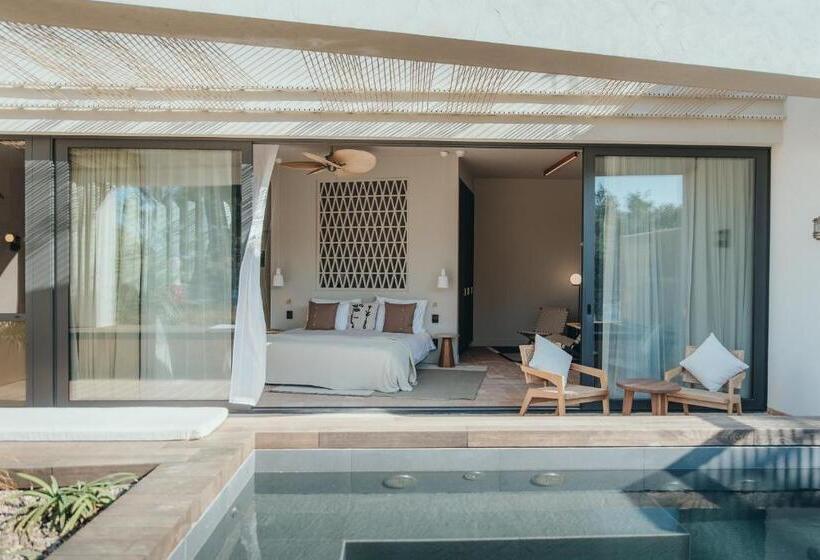 전용 풀장 스위트, Maslina Resort