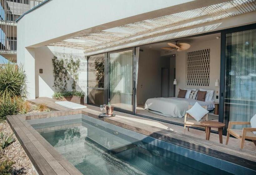 전용 풀장 스위트, Maslina Resort