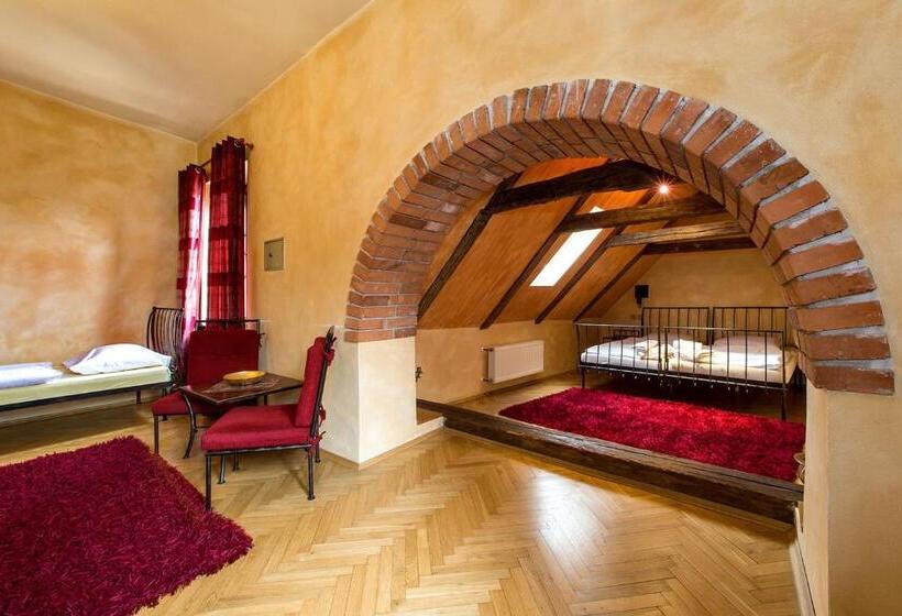 Quarto Triplo Estandar, Arcadie Hotel & Apartments