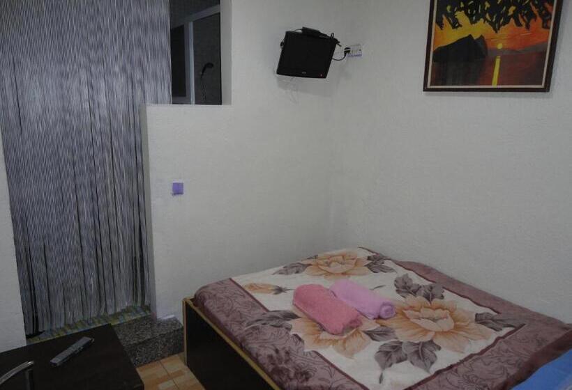 Номер Стандарт, Central Station Hostel Barcelona