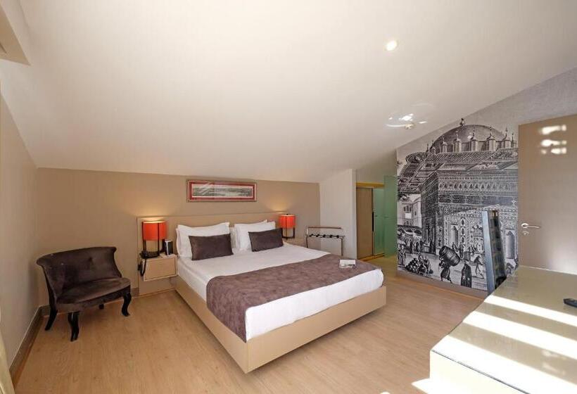 سوییت سوپریور با چشم‌انداز دریا, Cheya Beşiktaş Istanbul Bosphorus City Center Hotel & Suites