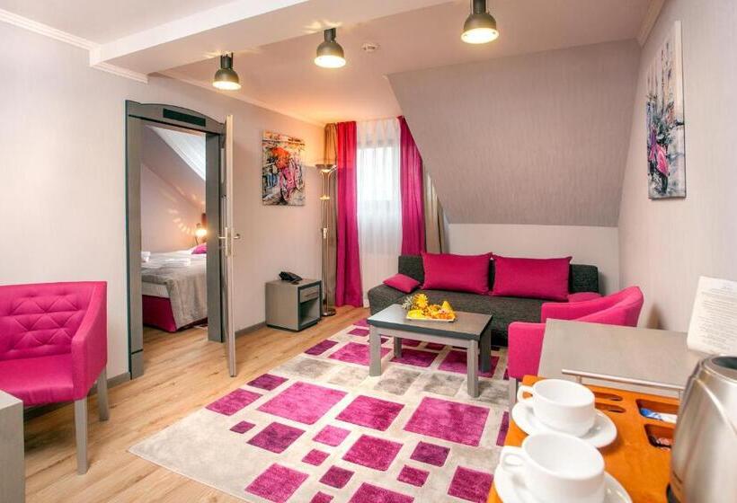 Номер Стандарт Трехместный, Artus Resort