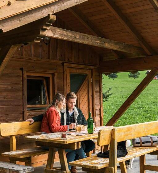 Апартаменты 3 Спальни, Knirschenhof