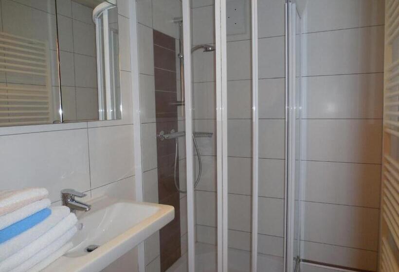 Апартаменты 3 Спальни, Knirschenhof