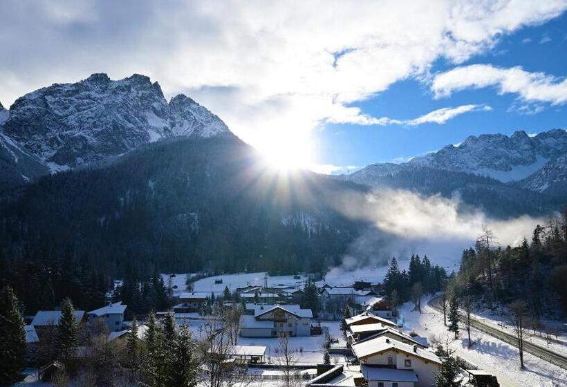 Номер Deluxe с Балконом, Das Alpspitz
