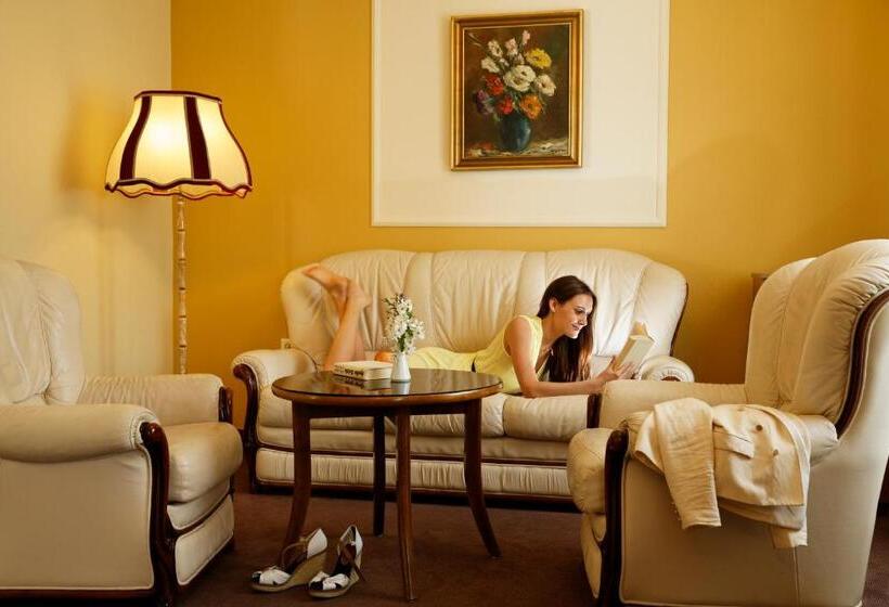 Family Suite, Stenitzer